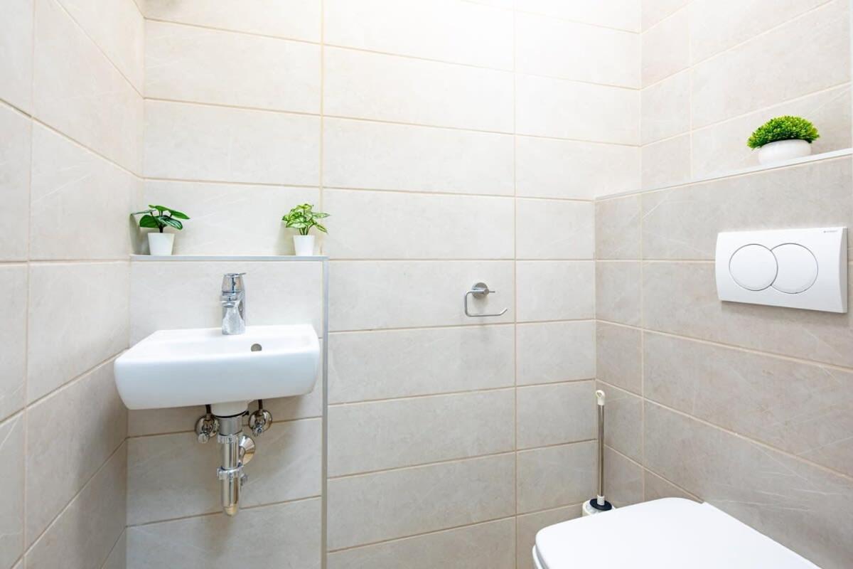 Free Parking - Balcony - Sunny - New Apartment Будапеща Екстериор снимка