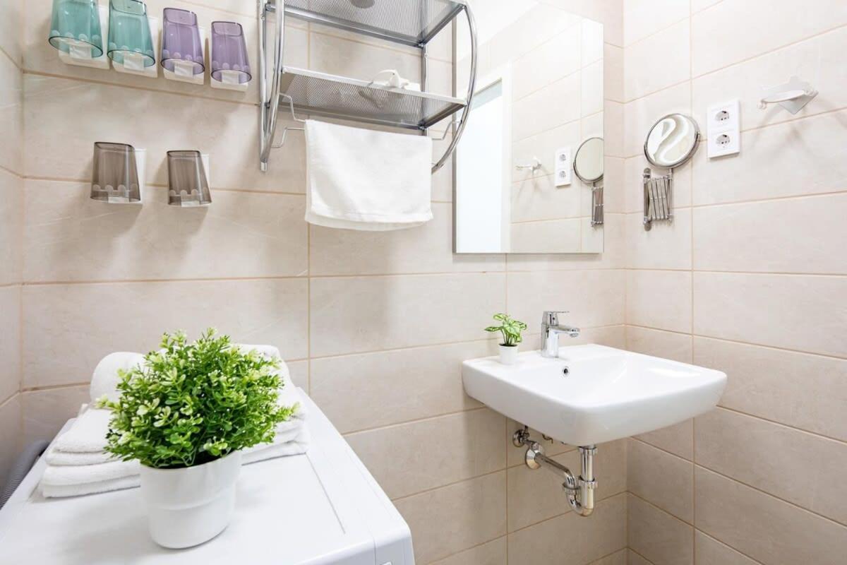 Free Parking - Balcony - Sunny - New Apartment Будапеща Екстериор снимка