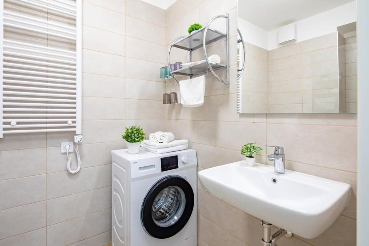 Free Parking - Balcony - Sunny - New Apartment Будапеща Екстериор снимка